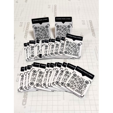 Sticker Vinyle blanc monomère personnalisé imprimée et découpé au forme